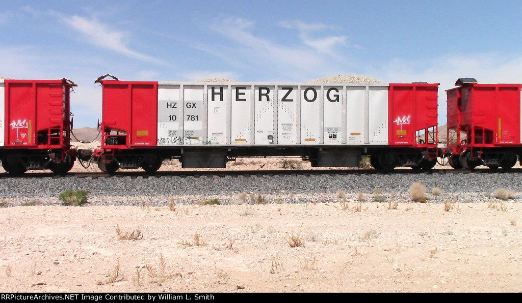 WB Unit Ballast Hooper Frt at Erie NV -59